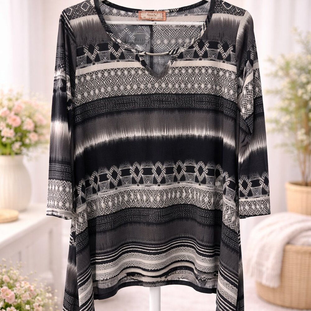 Boho Handkerchief Hem Tunic Top Black White Flowy blouse Medium